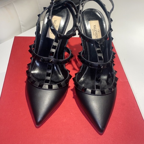 SOLD: Valentino rockstud ankle strap, matte black, size 38 - Picture 5 of 5
